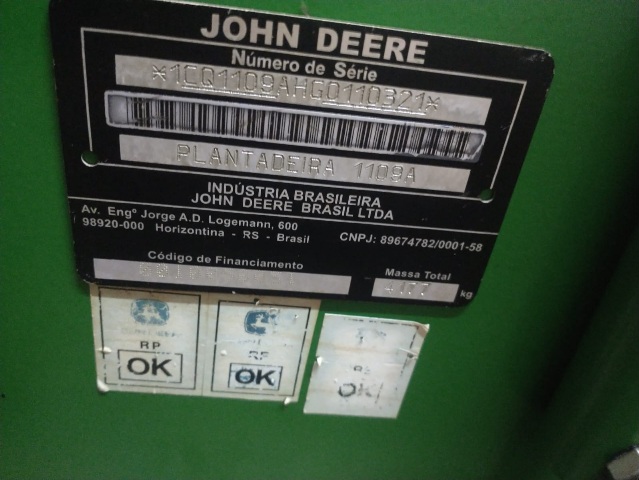 Plantadeira JOHN DEERE 1109 (2016): 8 Linhas, Pronta para o Plantio!